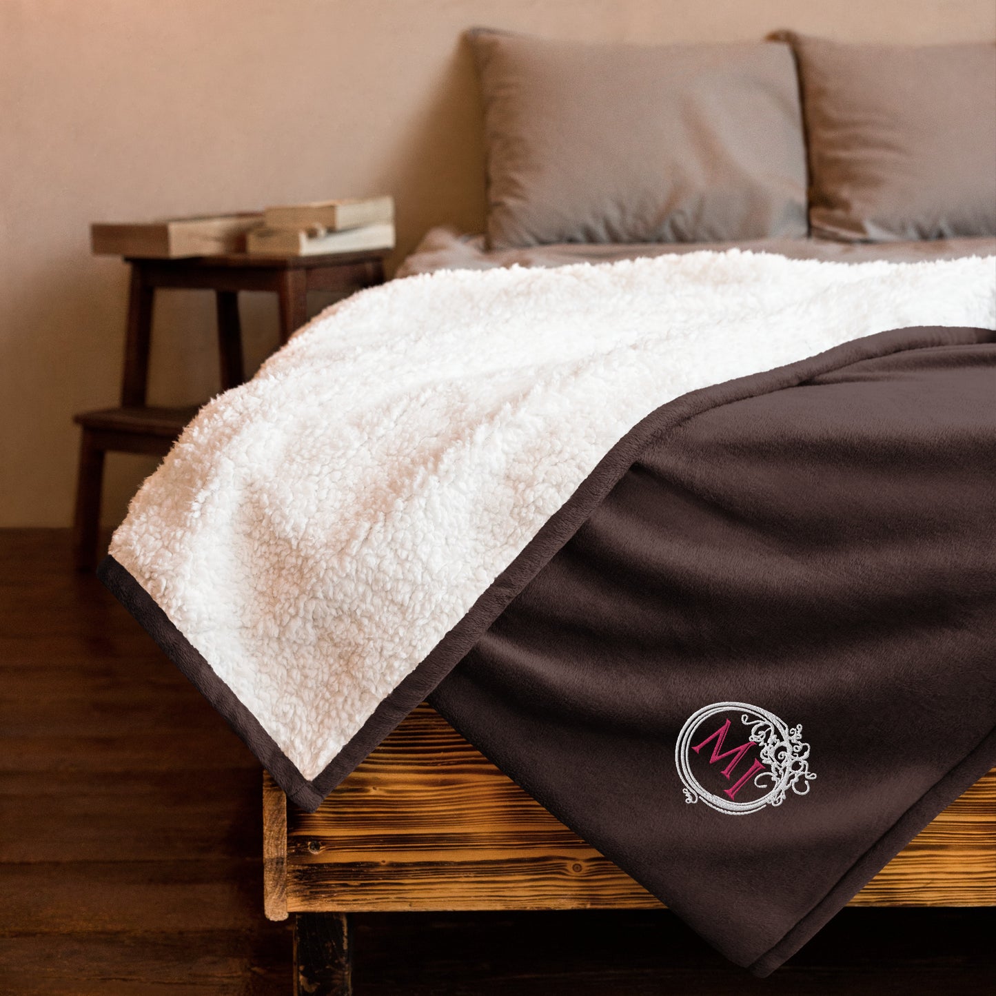 *EXCLUSIVE EDITION* Montgomery Ink Premium Sherpa Blanket