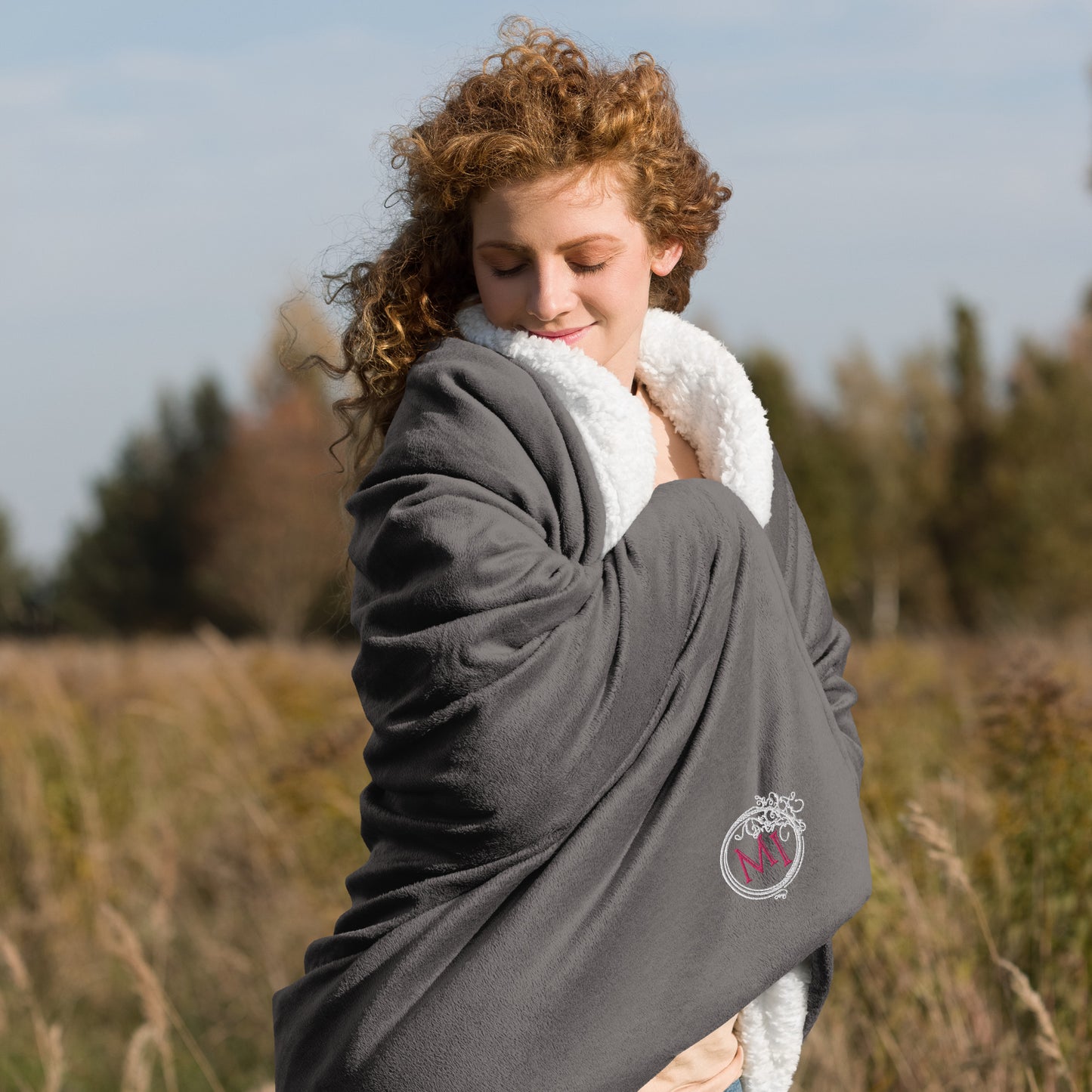 *EXCLUSIVE EDITION* Montgomery Ink Premium Sherpa Blanket