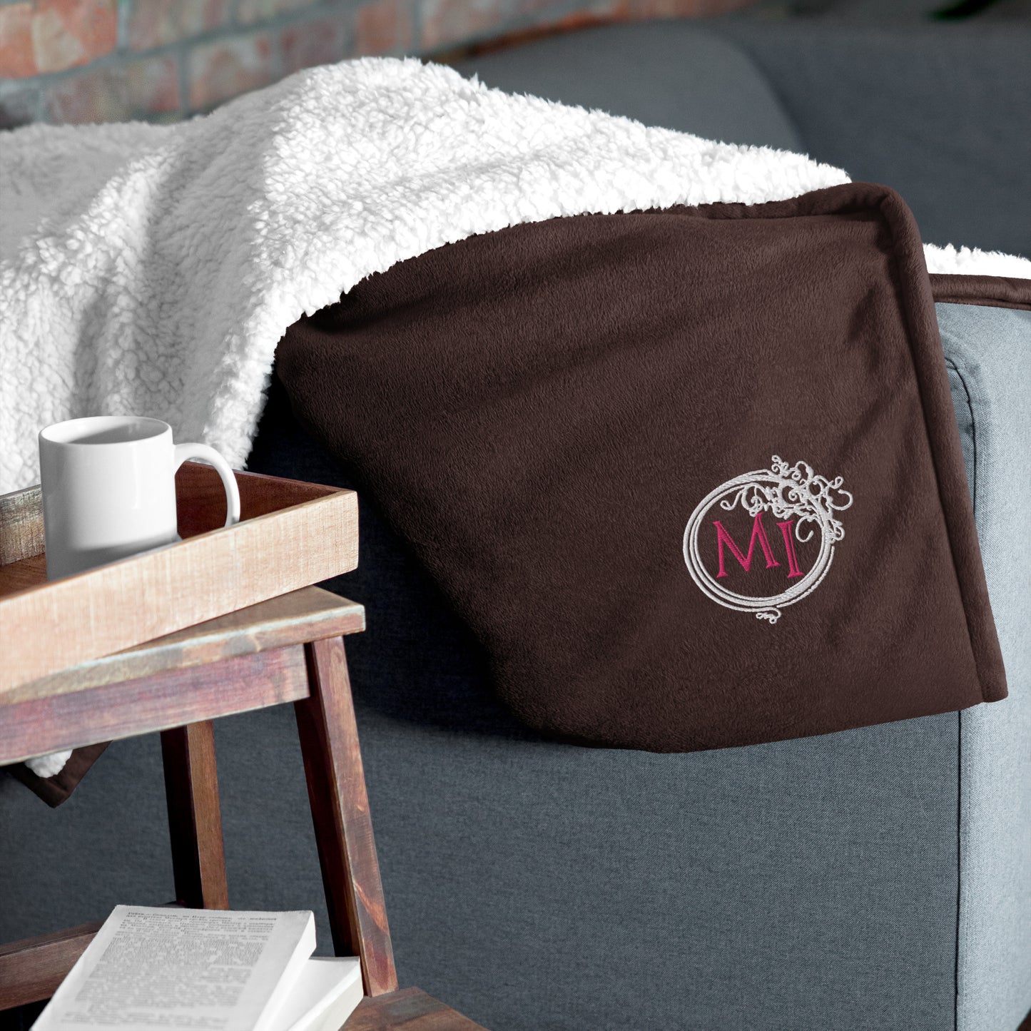 *EXCLUSIVE EDITION* Montgomery Ink Premium Sherpa Blanket